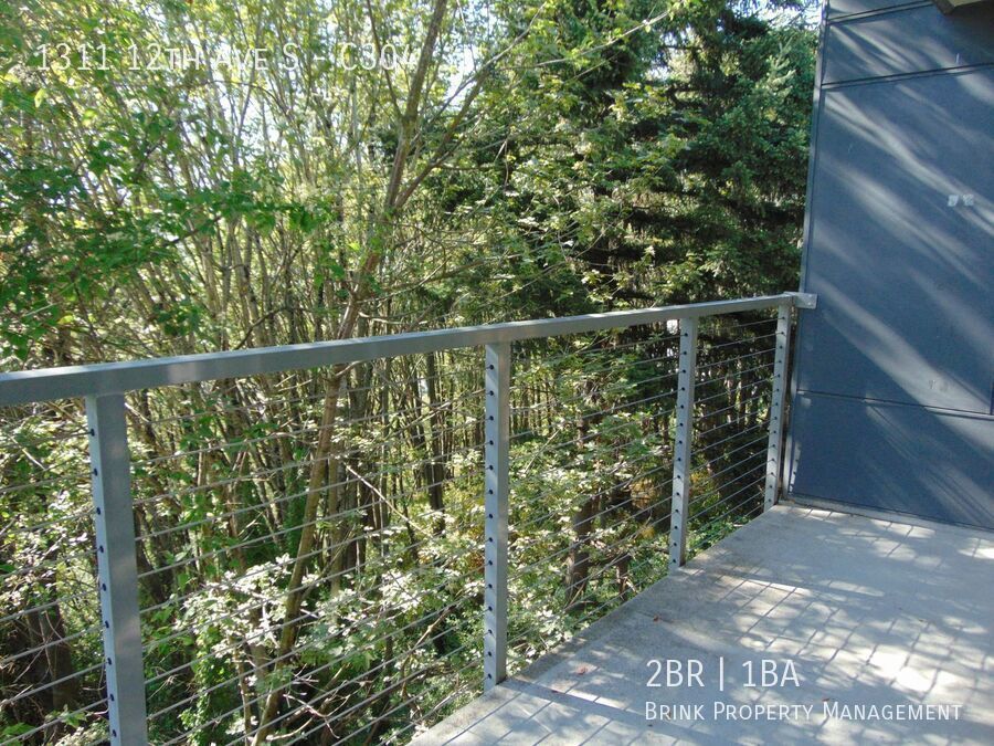 2 Bedroom/1 Bath Luxury Beacon Hill Condo, Perfect Location!! property image