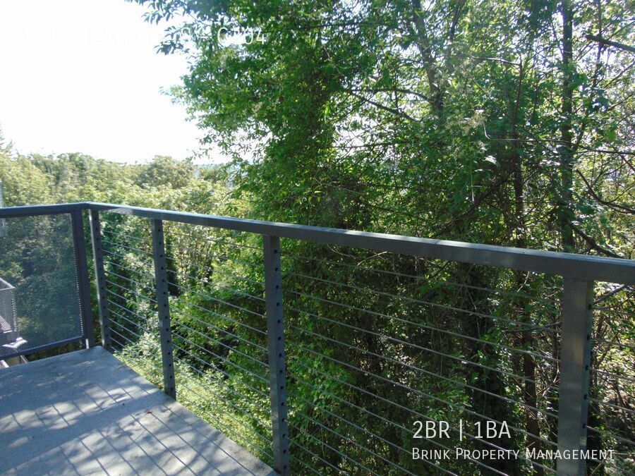 2 Bedroom/1 Bath Luxury Beacon Hill Condo, Perfect Location!! property image