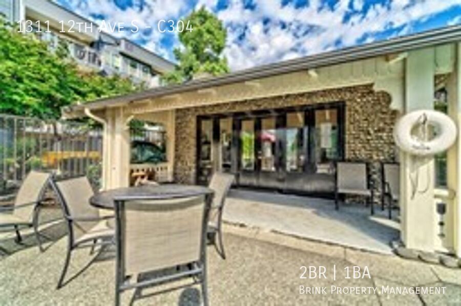 2 Bedroom/1 Bath Luxury Beacon Hill Condo, Perfect Location!! property image