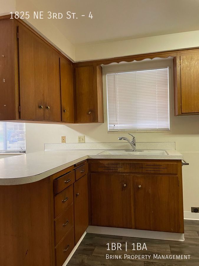 MOVE IN SPECAIL SIX WEEKS FREE RENT!! Nice 1 BD/1 BR Apartment in Great Location, Reasonably Priced! property image
