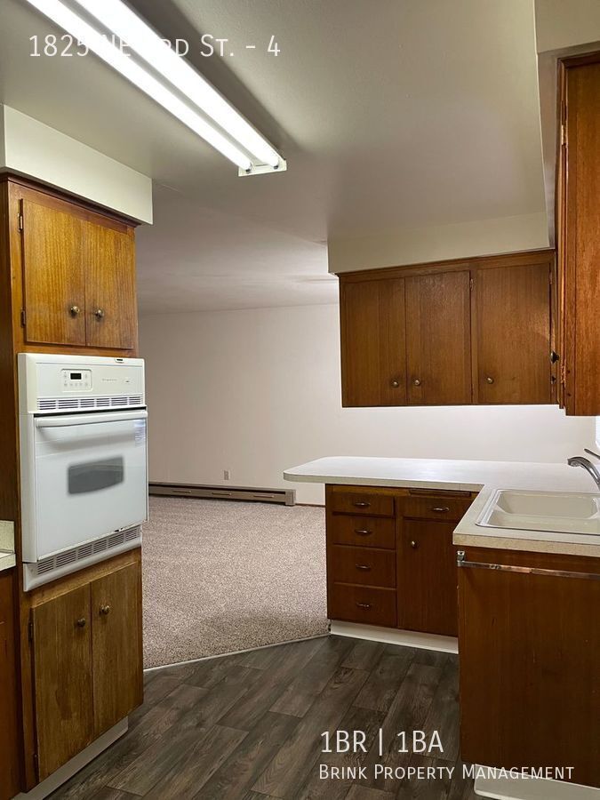 MOVE IN SPECAIL SIX WEEKS FREE RENT!! Nice 1 BD/1 BR Apartment in Great Location, Reasonably Priced! property image