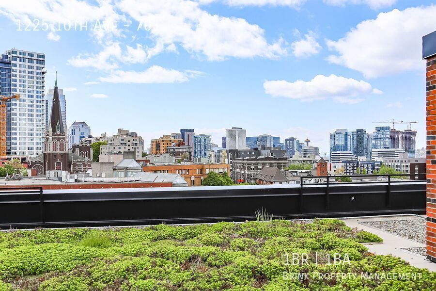 Live at The Woodworth - Classic & Cool Living in Capitol Hill property image