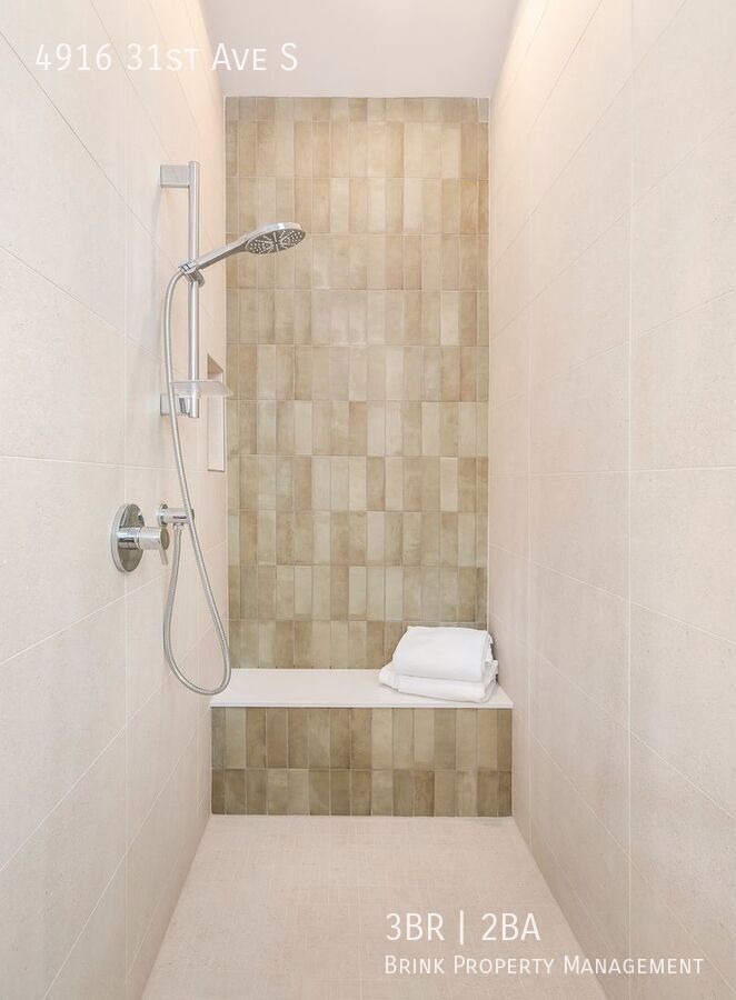 Columbia City BRAND NEW! 3bd, 2ba Townhome Thoughtful Design. Ask about FREE RENT! property image