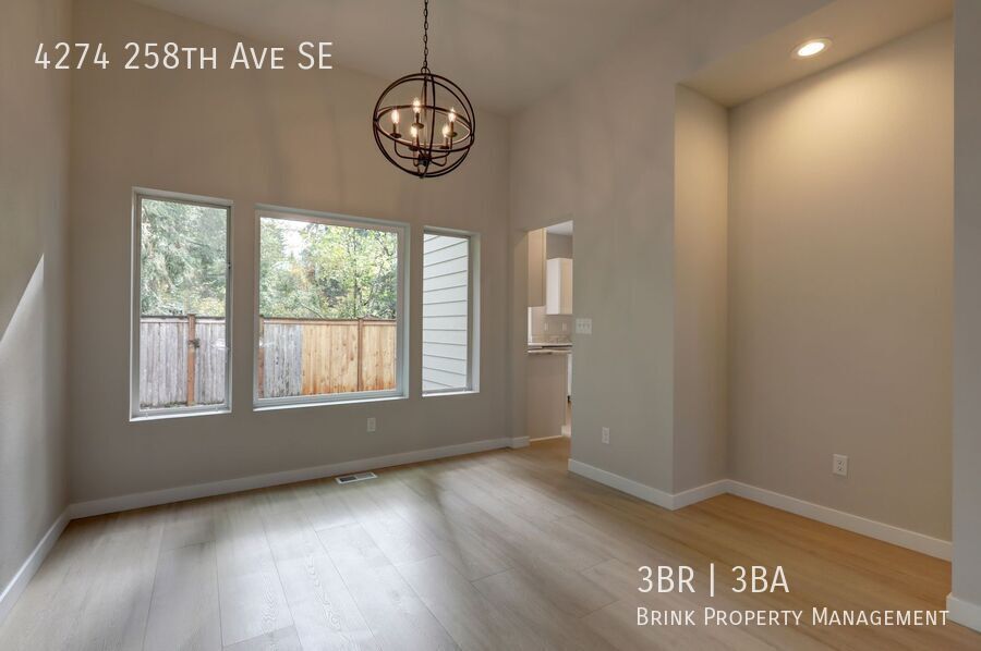 Beautiful 3bd, 2.5ba Home in Klahanie Available! property image