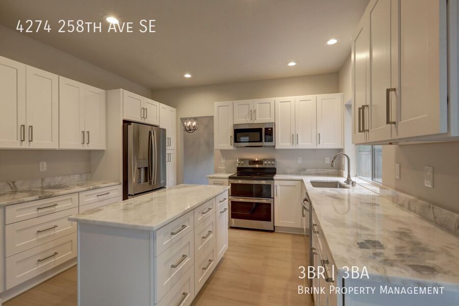 Beautiful 3bd, 2.5ba Home in Klahanie Available! property image