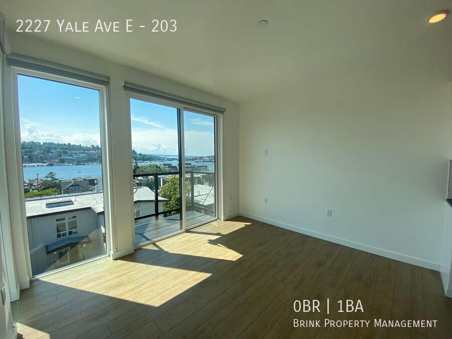 Welcome to Lakeview! - Live in Luxury & Style in the heart of Eastlake property image