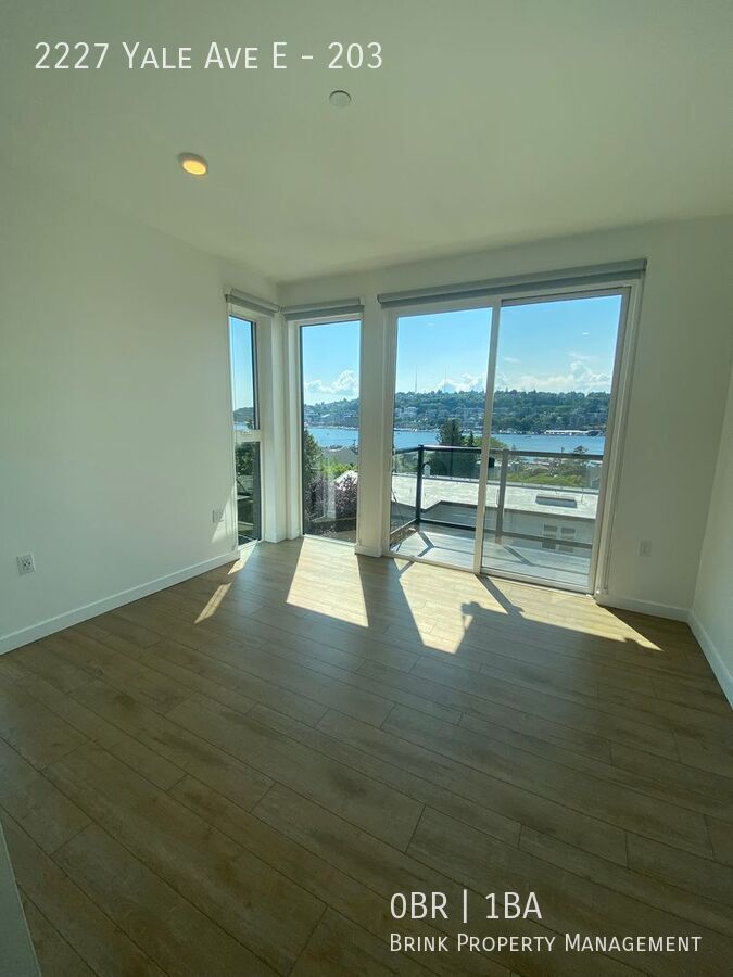 Welcome to Lakeview! - Live in Luxury & Style in the heart of Eastlake property image
