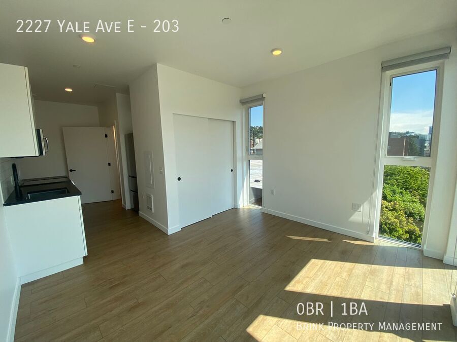 Welcome to Lakeview! - Live in Luxury & Style in the heart of Eastlake property image