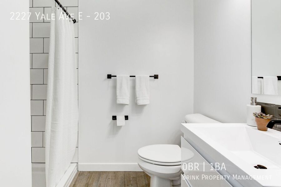 Welcome to Lakeview! - Live in Luxury & Style in the heart of Eastlake property image