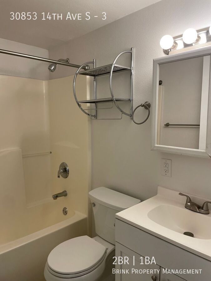 2 MONTHS FREE MOVE IN SPECIAL in this 2x1 Federal Way! Stainless Steel Appliances!!! property image