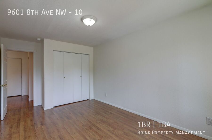 Bright top-floor corner unit in Crown Hill!! property image