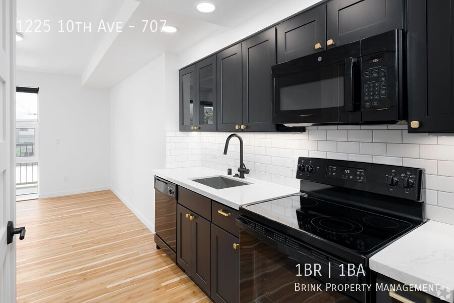 Live at The Woodworth - Classic & Cool Living in Capitol Hill property image