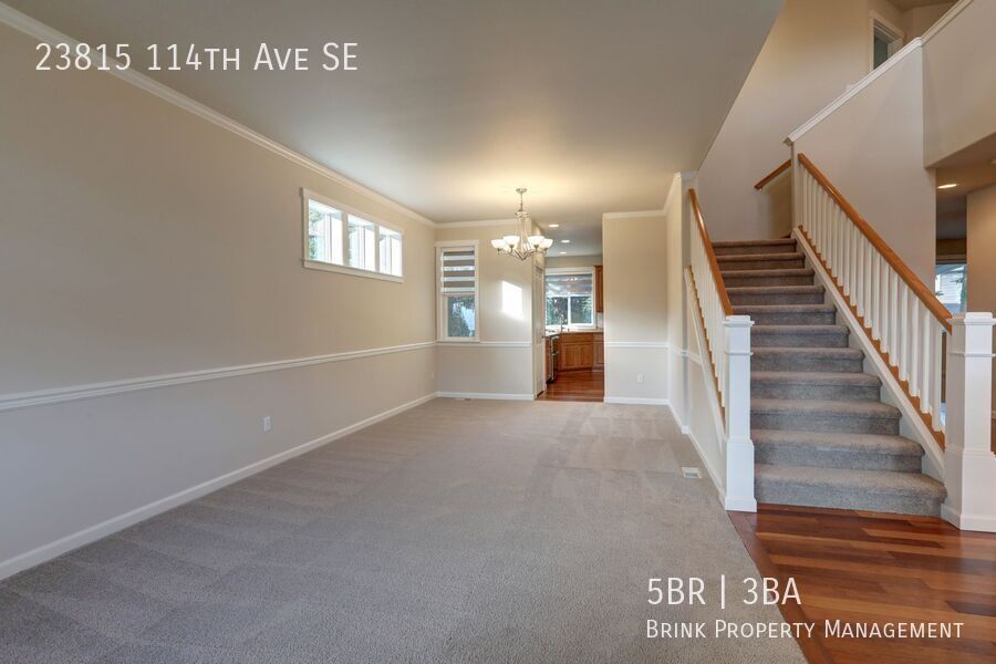 Well Maintained House Tucked Away on Dead-End Street Available! property image