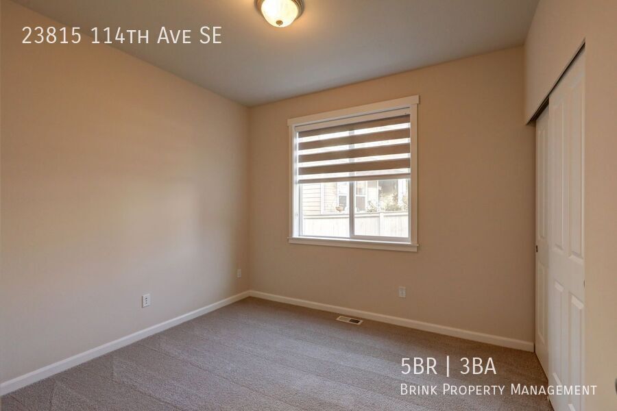 Well Maintained House Tucked Away on Dead-End Street Available! property image