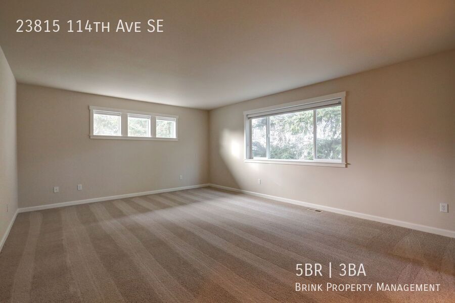 Well Maintained House Tucked Away on Dead-End Street Available! property image