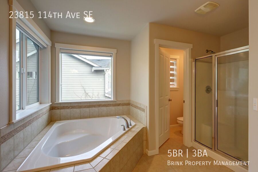 Well Maintained House Tucked Away on Dead-End Street Available! property image