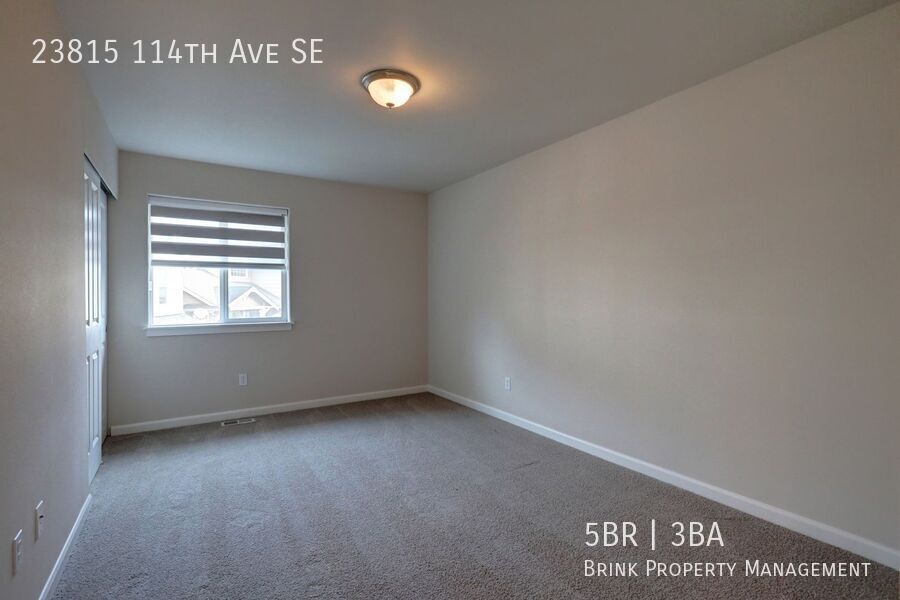 Well Maintained House Tucked Away on Dead-End Street Available! property image