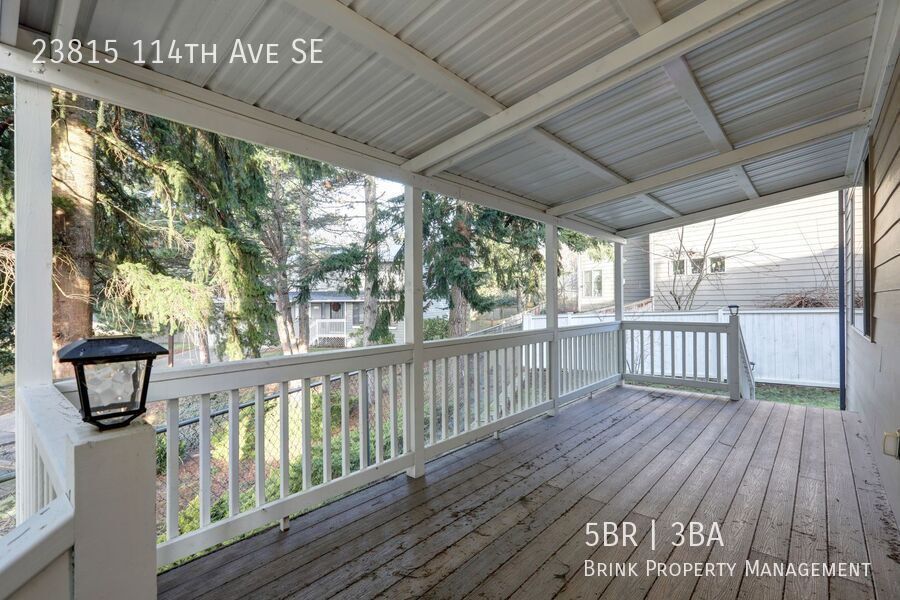 Well Maintained House Tucked Away on Dead-End Street Available! property image