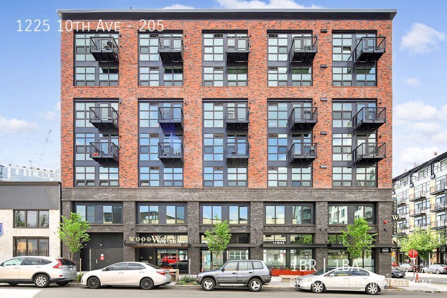 Live at The Woodworth - Classic & Cool Living in Capitol Hill property image