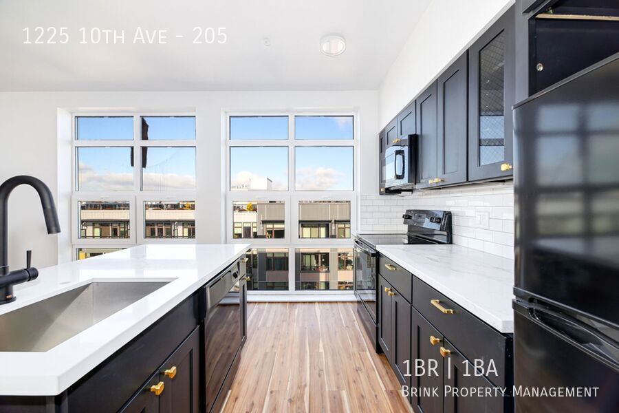 Live at The Woodworth - Classic & Cool Living in Capitol Hill property image