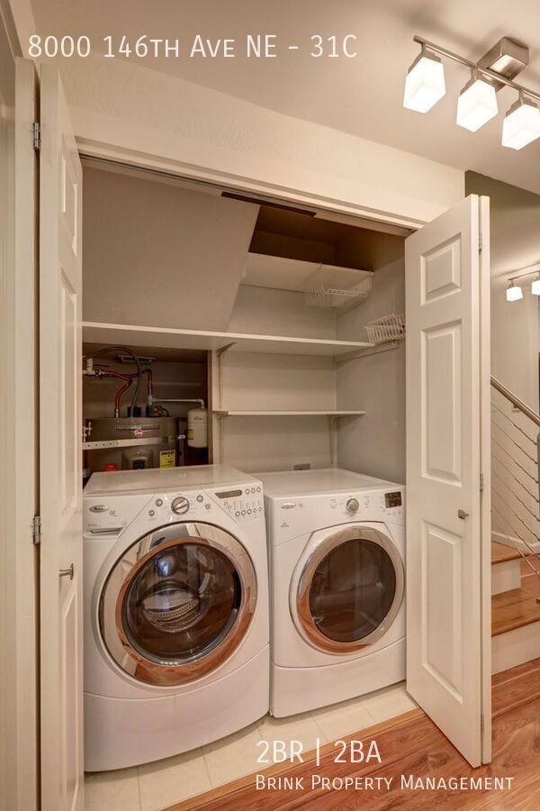 Large 2 Story Condo Available in Perfect Redmond Location! property image