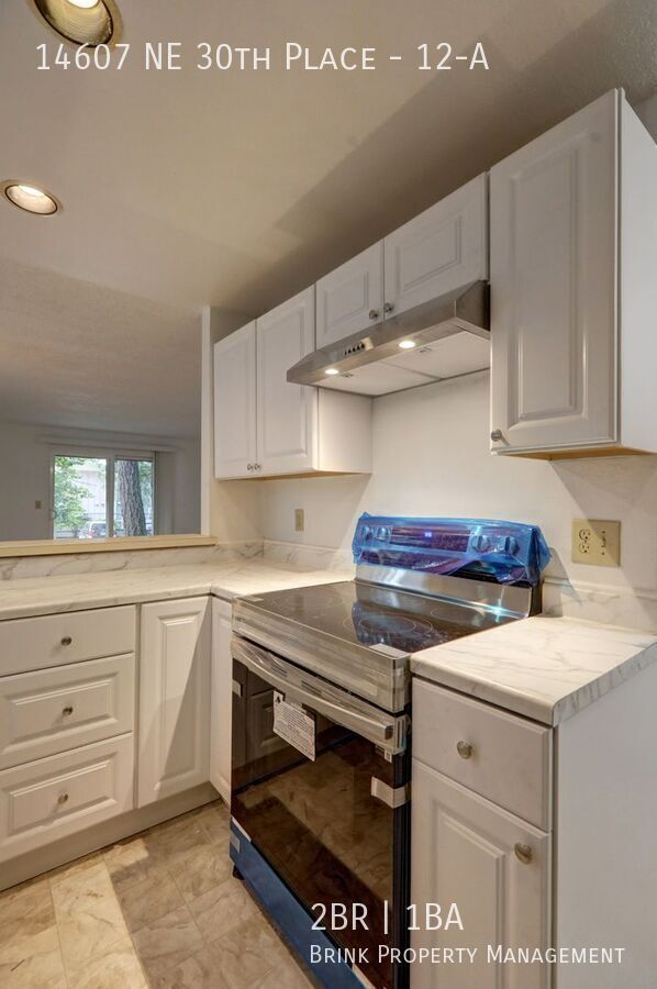 Updated 2 Bedroom Bellevue Condo is Available! property image