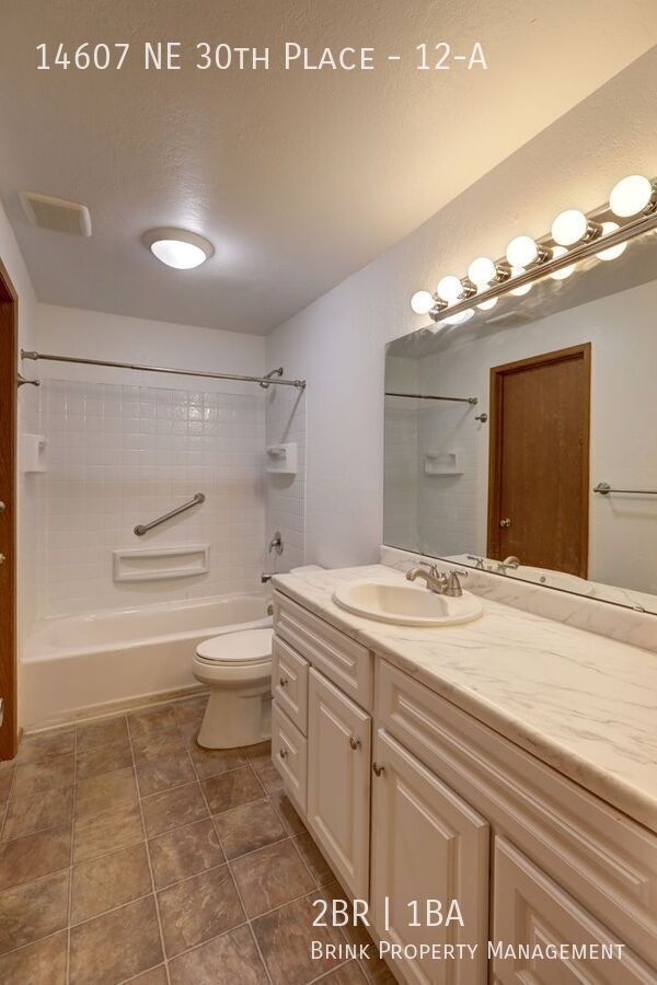 Updated 2 Bedroom Bellevue Condo is Available! property image