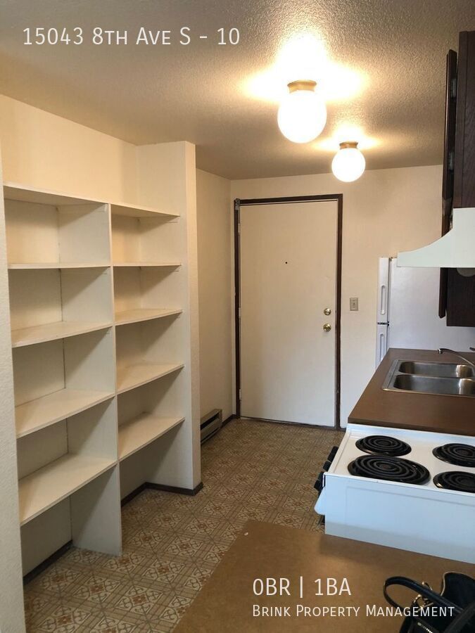 Two Months Free! Charming vintage studio in Burien close to downtown! property image