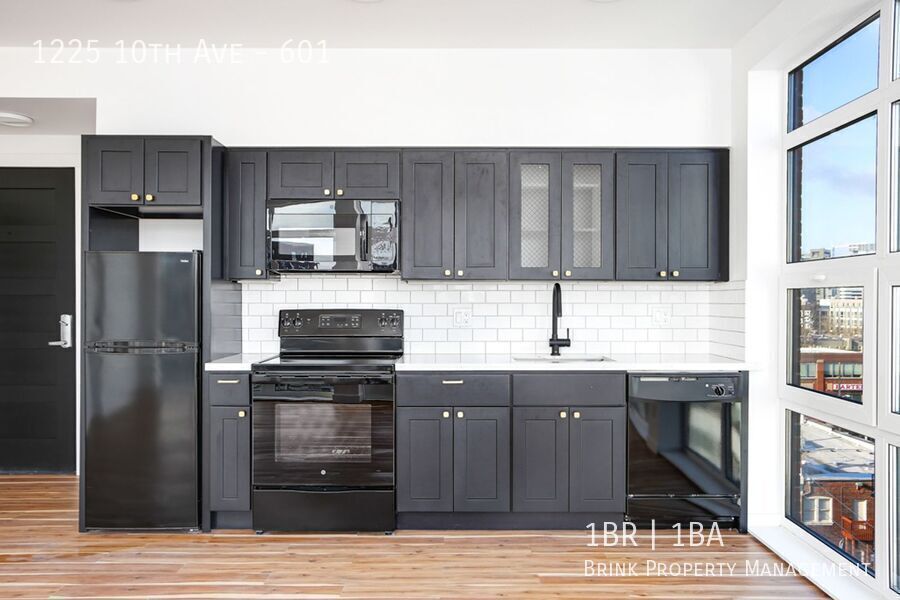 Live at The Woodworth - Classic & Cool Living in Capitol Hill property image