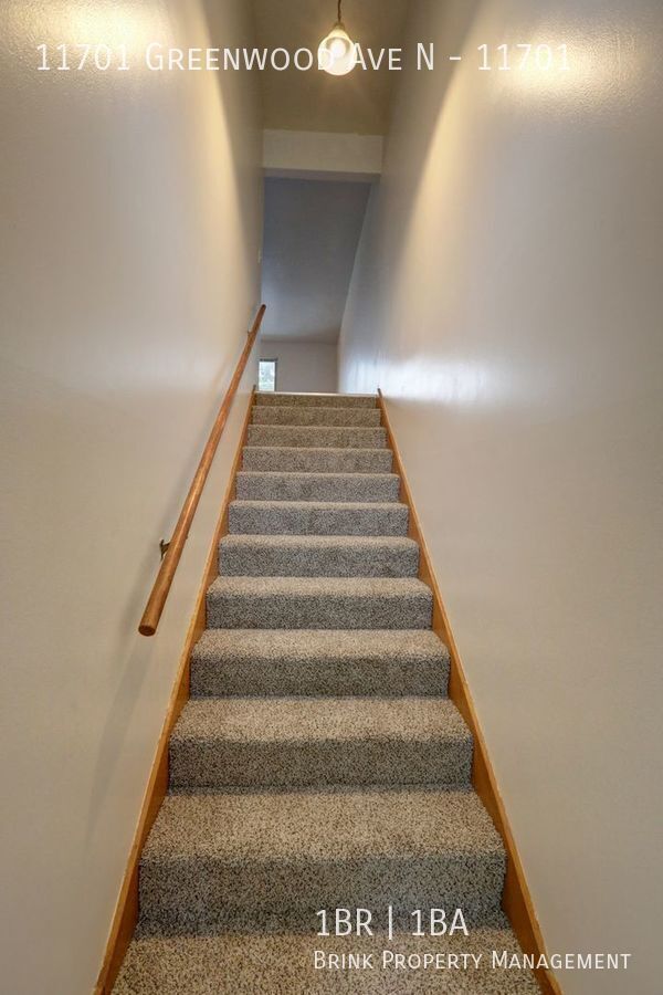 2 Months Free Rent Move In Special!! Charming 1 Bed Unit Bitter Lake Neighborhood! property image