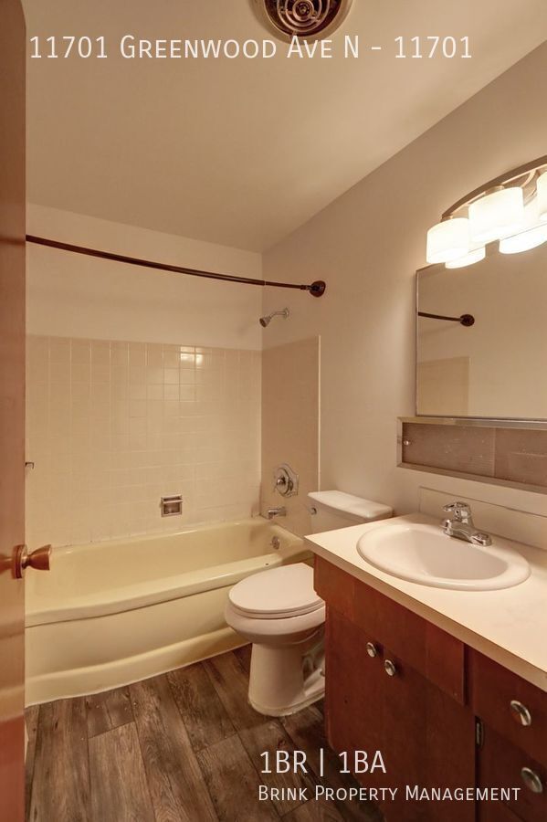 2 Months Free Rent Move In Special!! Charming 1 Bed Unit Bitter Lake Neighborhood! property image