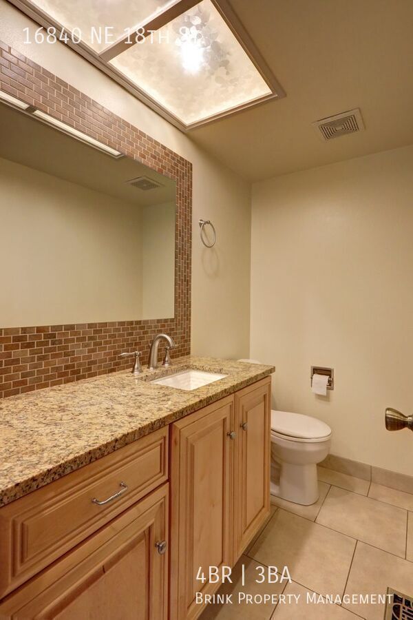 Bright spacious 4-bedroom 2.5 bath home in Bellevue property image