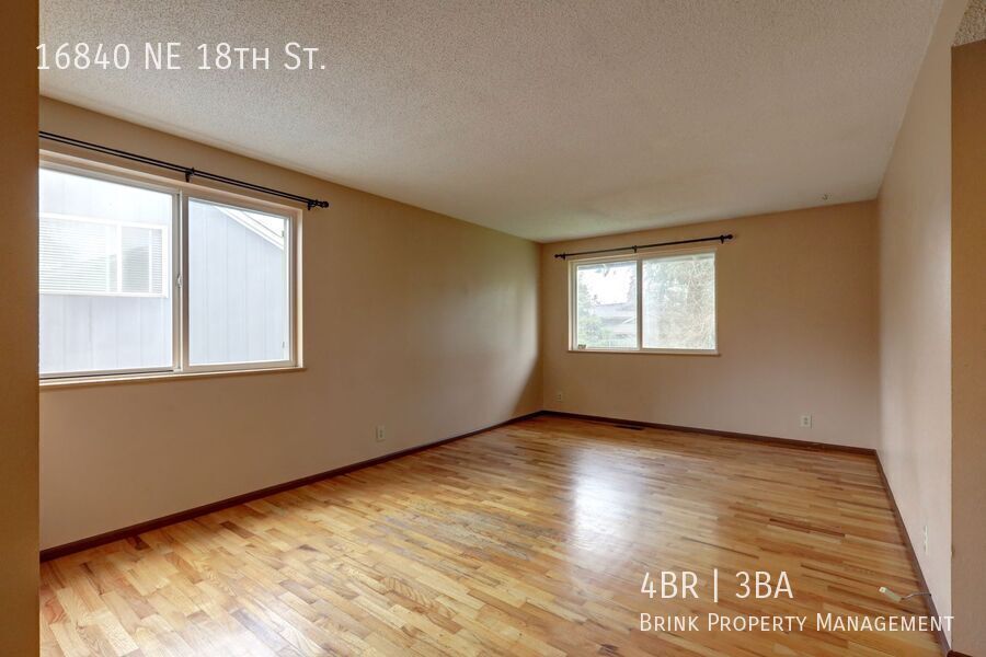 Bright spacious 4-bedroom 2.5 bath home in Bellevue property image