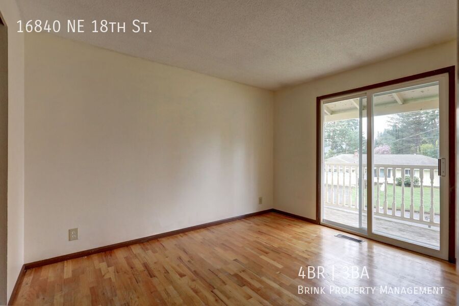 Bright spacious 4-bedroom 2.5 bath home in Bellevue property image