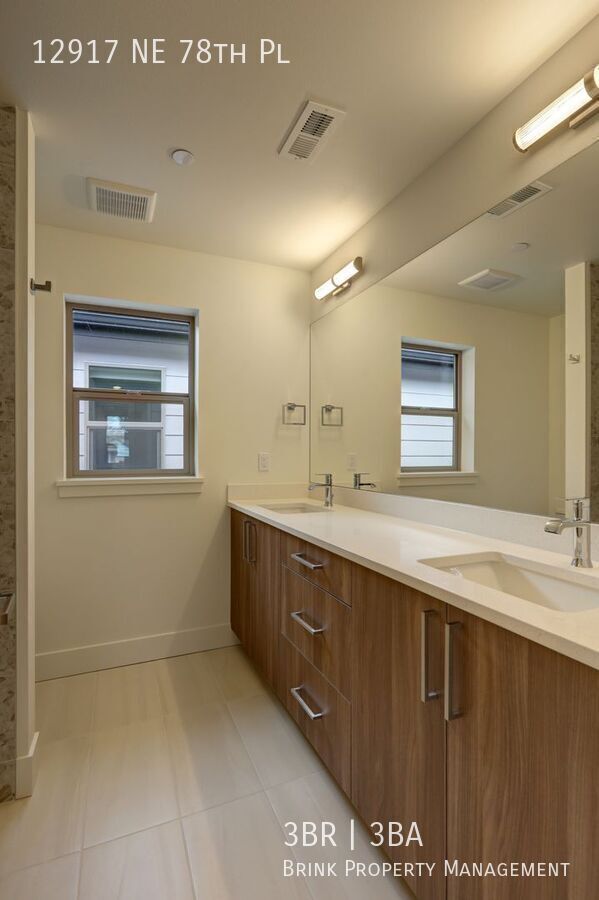 Brand-New 3bd + Office, 2.5ba Home Available in Perfect Kirkland Location! property image