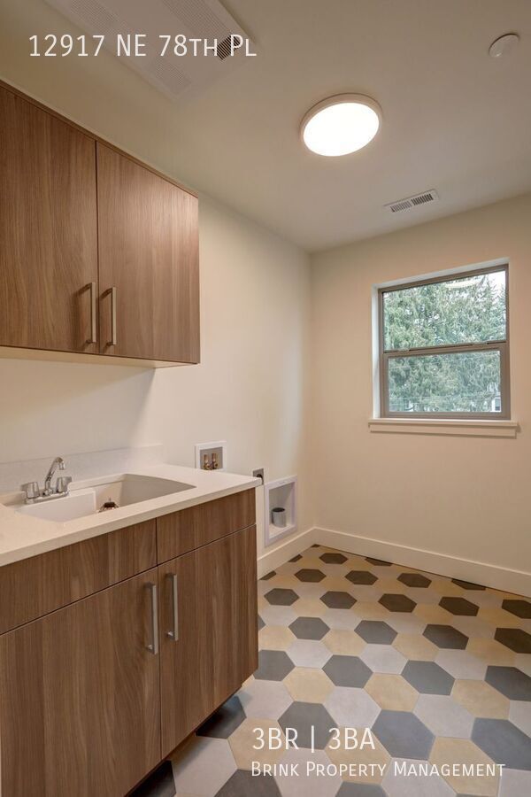 Brand-New 3bd + Office, 2.5ba Home Available in Perfect Kirkland Location! property image