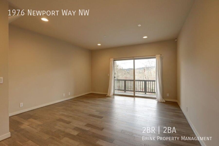 Immaculate and Spacious 2 Bedroom/1.75 Issaquah Townhome! property image