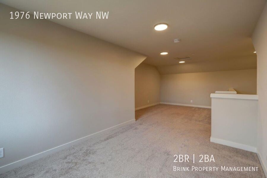 Immaculate and Spacious 2 Bedroom/1.75 Issaquah Townhome! property image