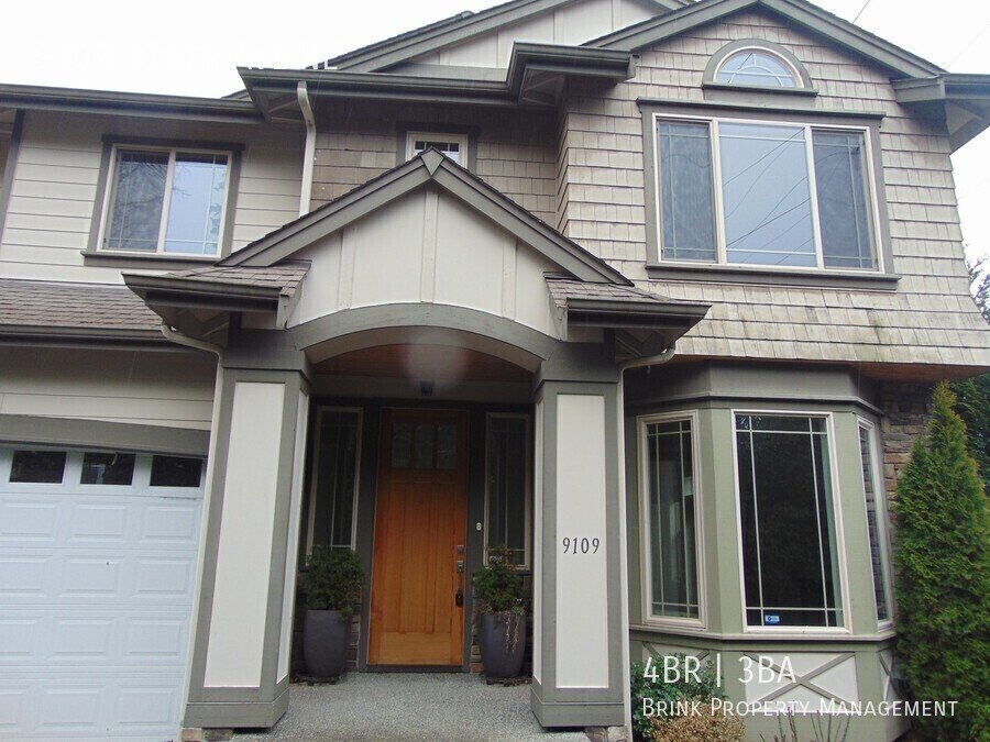 4+ Bedroom/2.5 Bath Luxury Kirkland Home.  Spacious Home, Rose Hill Area!  A Must See! property image