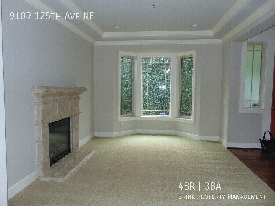 4+ Bedroom/2.5 Bath Luxury Kirkland Home.  Spacious Home, Rose Hill Area!  A Must See! property image