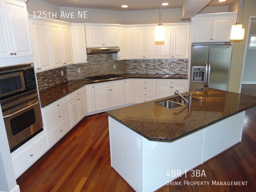 4+ Bedroom/2.5 Bath Luxury Kirkland Home.  Spacious Home, Rose Hill Area!  A Must See! property image