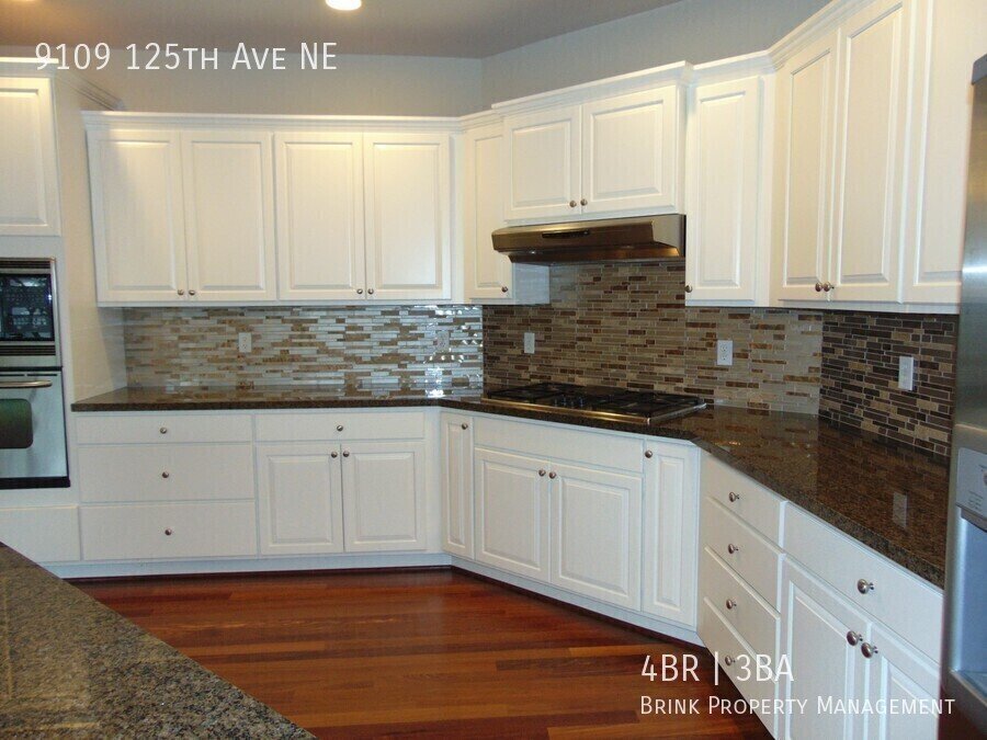 4+ Bedroom/2.5 Bath Luxury Kirkland Home.  Spacious Home, Rose Hill Area!  A Must See! property image