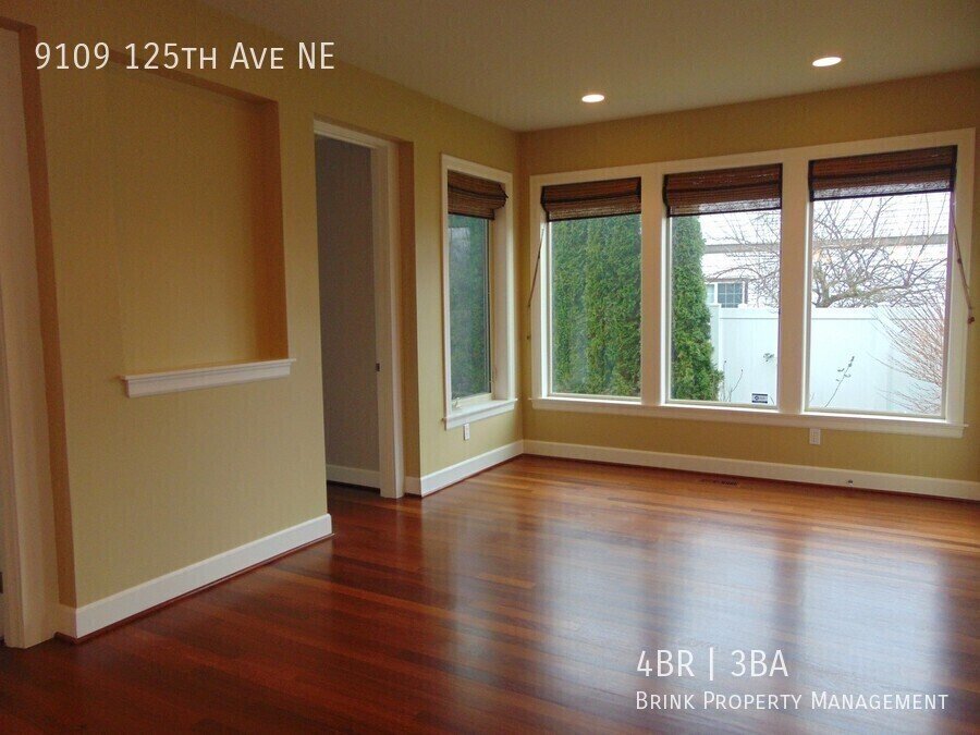 4+ Bedroom/2.5 Bath Luxury Kirkland Home.  Spacious Home, Rose Hill Area!  A Must See! property image