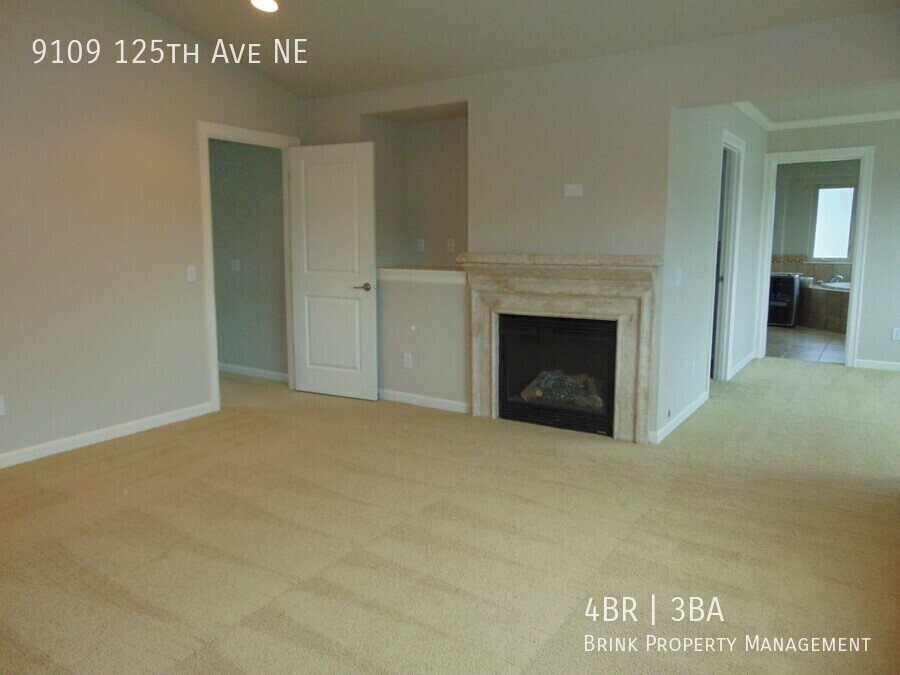 4+ Bedroom/2.5 Bath Luxury Kirkland Home.  Spacious Home, Rose Hill Area!  A Must See! property image