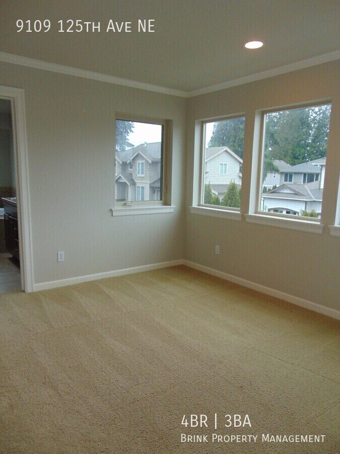 4+ Bedroom/2.5 Bath Luxury Kirkland Home.  Spacious Home, Rose Hill Area!  A Must See! property image