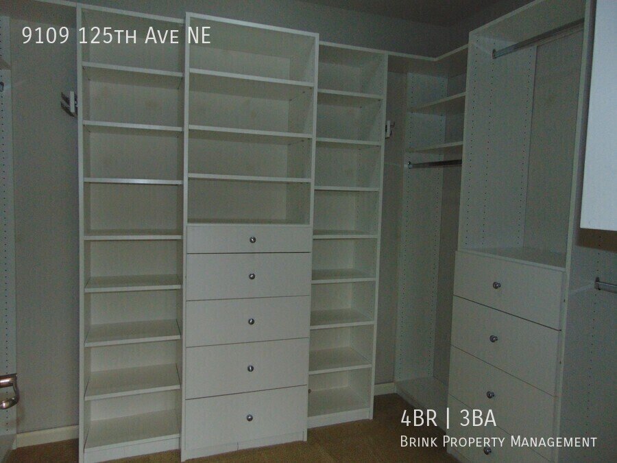 4+ Bedroom/2.5 Bath Luxury Kirkland Home.  Spacious Home, Rose Hill Area!  A Must See! property image