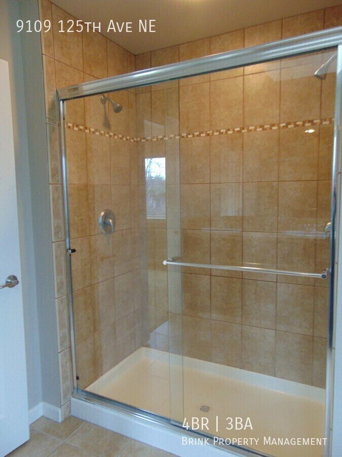 4+ Bedroom/2.5 Bath Luxury Kirkland Home.  Spacious Home, Rose Hill Area!  A Must See! property image