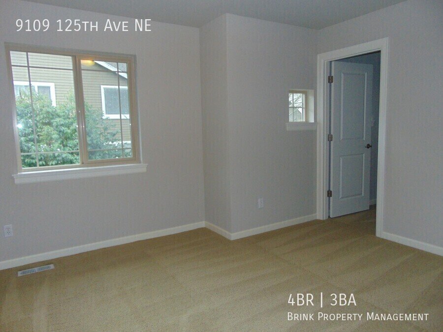 4+ Bedroom/2.5 Bath Luxury Kirkland Home.  Spacious Home, Rose Hill Area!  A Must See! property image