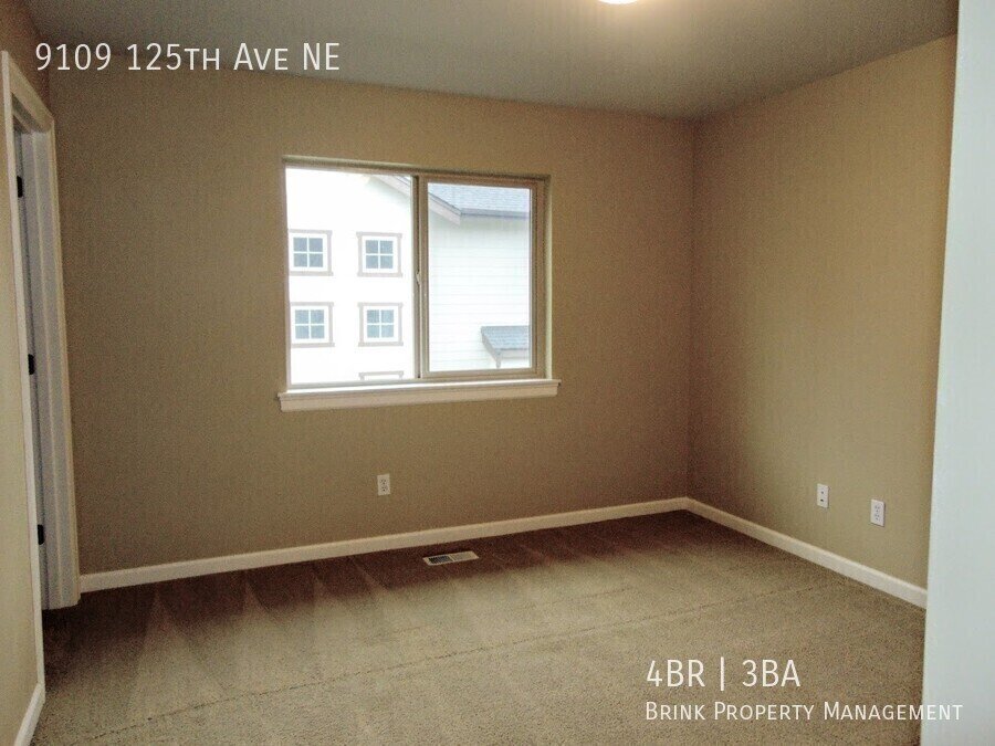 4+ Bedroom/2.5 Bath Luxury Kirkland Home.  Spacious Home, Rose Hill Area!  A Must See! property image