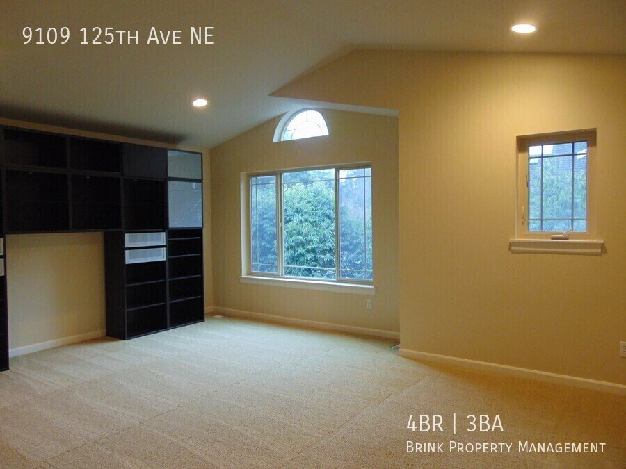 4+ Bedroom/2.5 Bath Luxury Kirkland Home.  Spacious Home, Rose Hill Area!  A Must See! property image